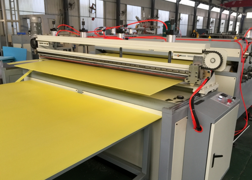 pp hollow board making machine.jpg