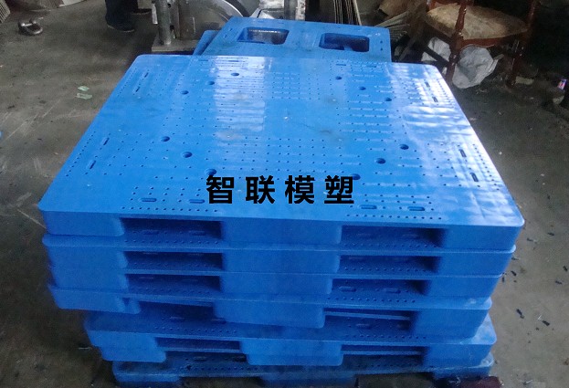 焊接托盘模具.jpg 焊接托盘模具.jpg